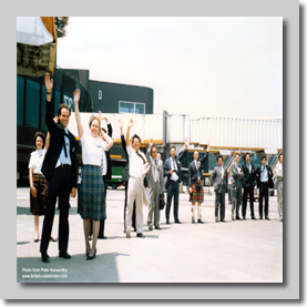 First flight to LGW is waved off